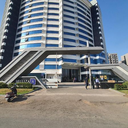 P C Homes At Belliza Near Airport สุรัต ภายนอก รูปภาพ